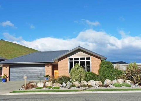 14 Genia Drive, Wakefield