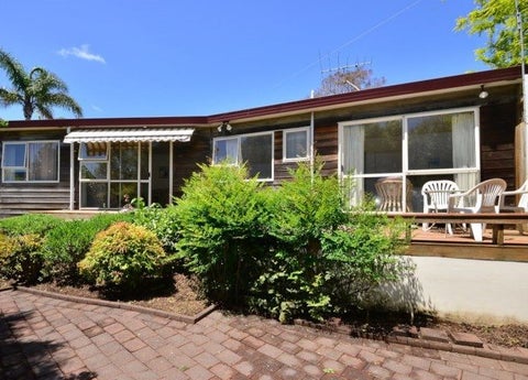 2/10 Napoleon Avenue, Milford, Auckland