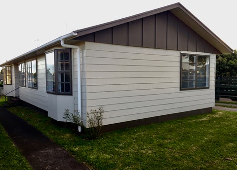 15 Russell Street, Marton