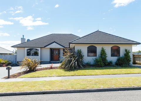 127 Pacific Drive, Fitzherbert, Palmerston North