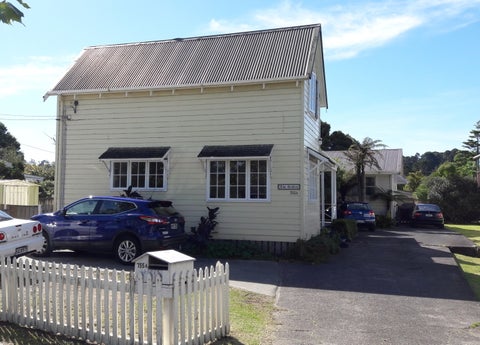 2/755 Swanson Road, Swanson, Auckland