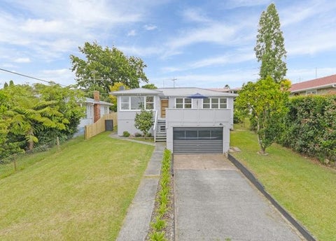 15 Lowtherhurst Road, Massey, Auckland