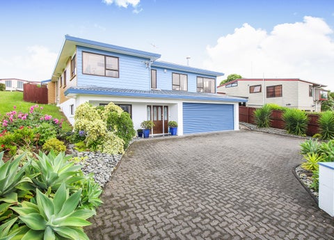 5 Fairbanks Place, Glendene, Auckland