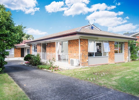 1/21 Manhattan Heights, Glendene, Auckland