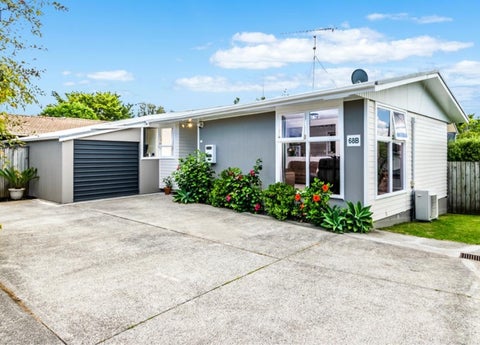 2/68 Coronation Road, Hillcrest, Auckland