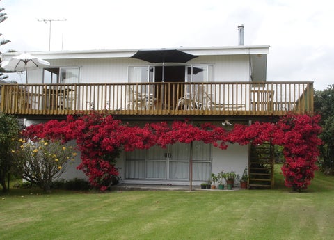 6 Harsant Avenue, Hahei