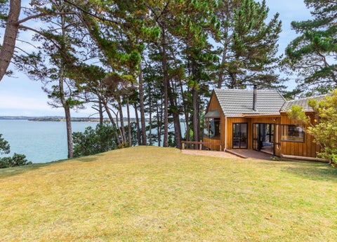 72 Rosecamp Road, Beach Haven, Auckland