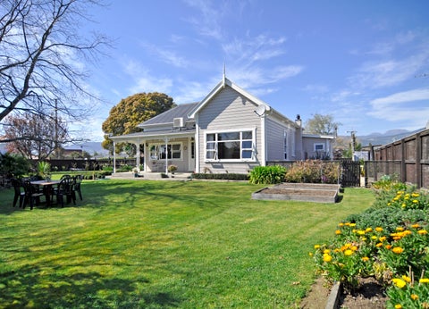 2 Ellis Street, Brightwater