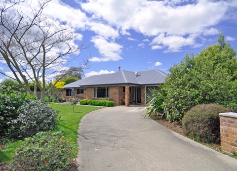 6 Angus Place, Wakefield