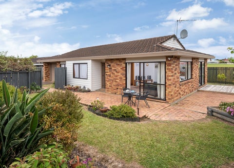 14B Billabong Place, Botany Downs, Auckland