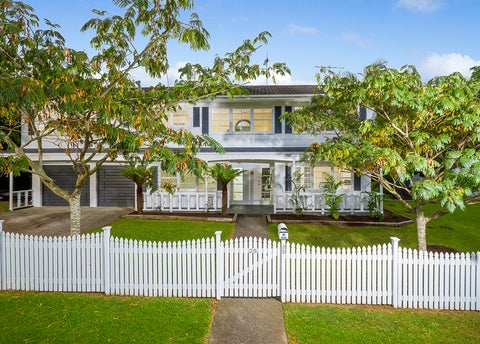 35 Maxwelton Drive, Mairangi Bay, Auckland