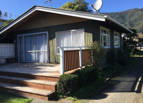 46 Beach Road, Waikawa, Picton