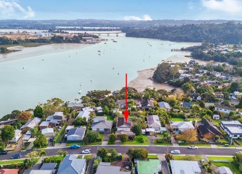 31 Dakota Avenue, Beach Haven, Auckland
