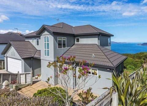 26 Dress Circle, Newlands, Wellington