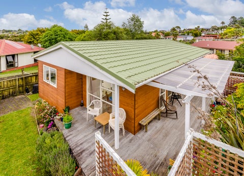 2/28 Caribbean Drive, Unsworth Heights, Auckland