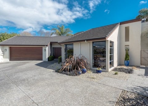 1 Somerton Drive, Huntington, Hamilton