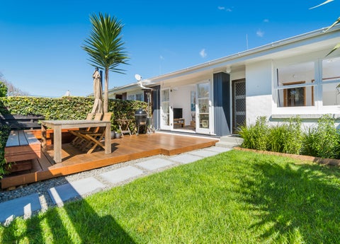 2/54 Ngataringa Road, Devonport, Auckland