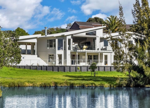 22 Tarahanga Street, Northcote, Auckland
