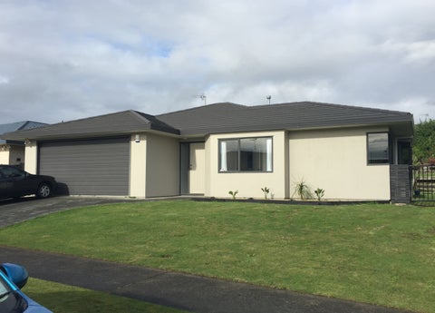 37 Realm Drive, Paraparaumu