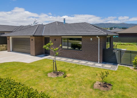 1 Quartz Place, Brown Owl, Upper Hutt
