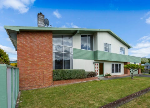 1 Roband Crescent, Brown Owl, Upper Hutt