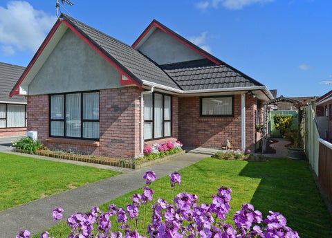 2/69 Gibbons Street, Elderslea, Upper Hutt