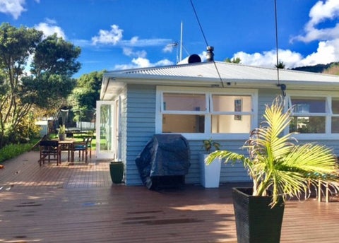 15 Clarkes Crescent, Paekakariki