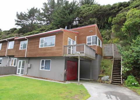 17B Postgate Drive, Whitby, Porirua