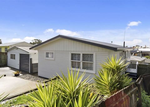 20 Riserra Drive, Ranui, Auckland