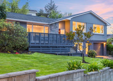 16 Sunnyview Drive, Brown Owl, Upper Hutt
