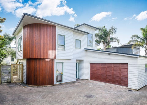 2/11 Woodbine Avenue, Greenlane, Auckland