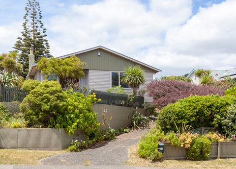 144 Wellington Road, Paekakariki