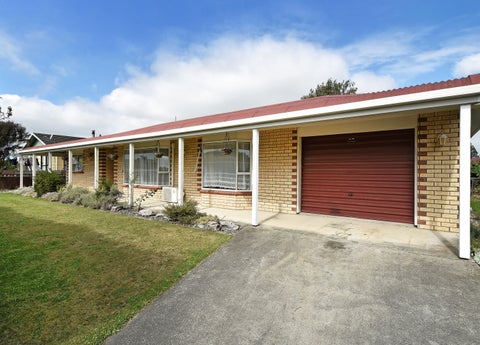 27 Lord Auckland Road, Wakefield