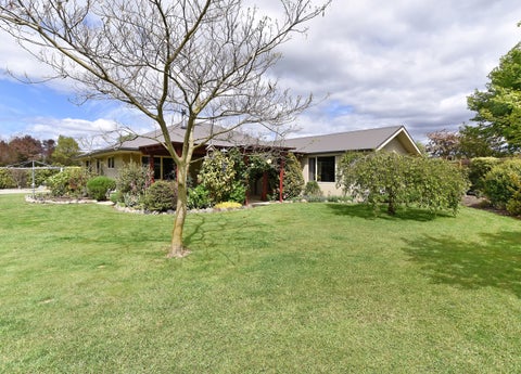2E Lord Auckland Road, Wakefield