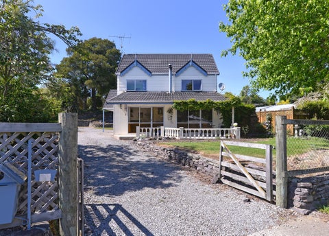 55 Eighty Eight Valley Road, Wakefield