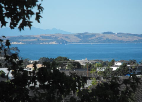 2/59A Knights Road, Rothesay Bay, Auckland