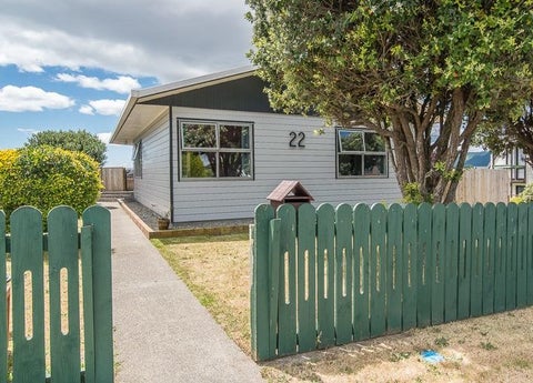 22 Pohutukawa Crescent, Raumati Beach, Paraparaumu