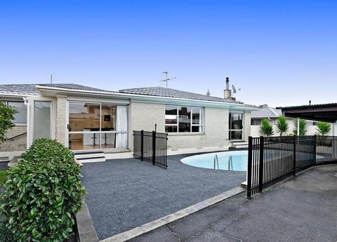 15 Abbotleigh Avenue, Te Atatu Peninsula, Auckland