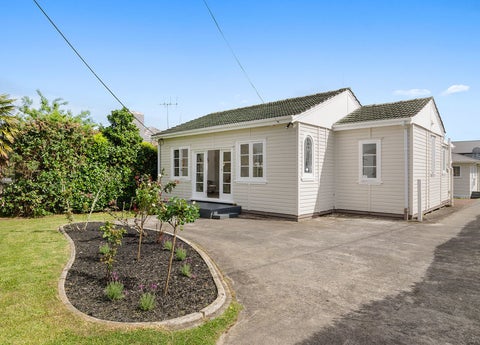 28 Rewarewa Road, Te Atatu Peninsula, Auckland