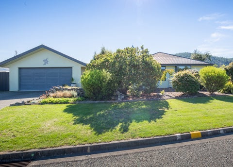 9 Whiting Drive, Wakefield