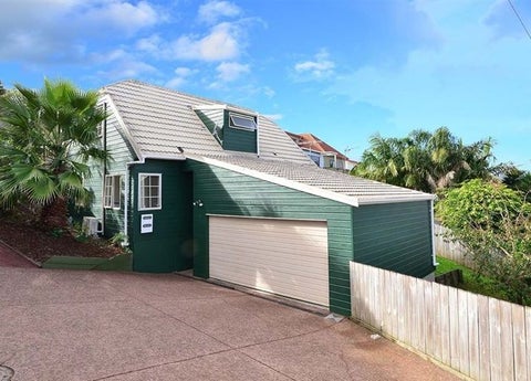 1B Highgrove Lane, Totara Vale, Auckland