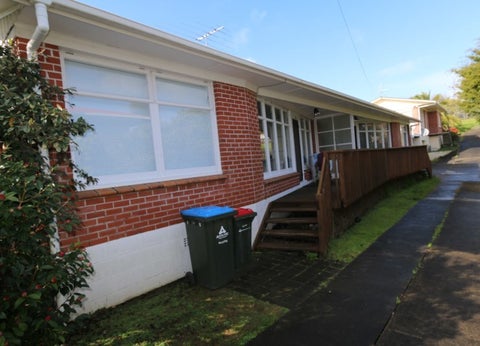 1/8 Noton Road, Hillsborough, Auckland