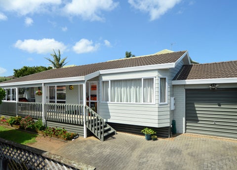 4/56 Kiwi Esplanade, Mangere Bridge, Auckland