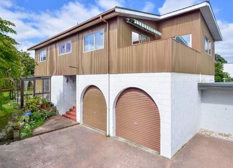 2/11 Rewiti Avenue, Takapuna, Auckland