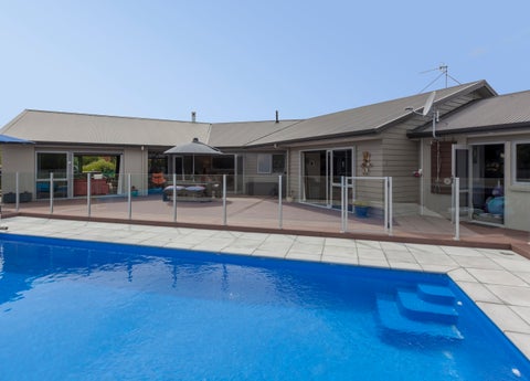 4 Moss Lane, Raumati Beach, Paraparaumu