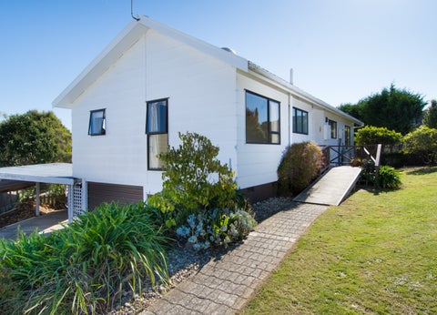 15 Hunter Avenue, Richmond