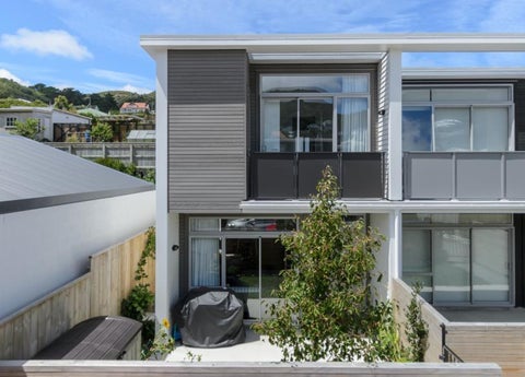 8/59 The Parade, Island Bay, Wellington
