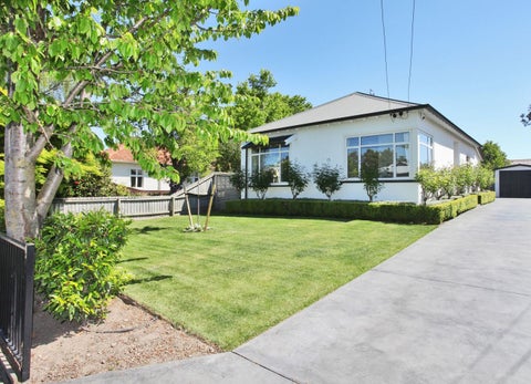 15 Woodville Street, Edgeware, Christchurch