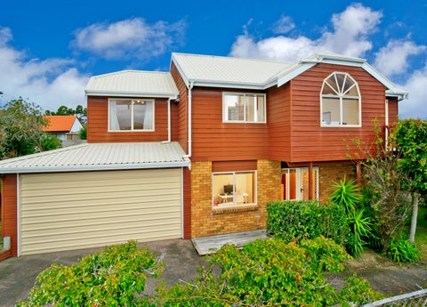 2/85 Ocean View Road, Hillcrest, Auckland