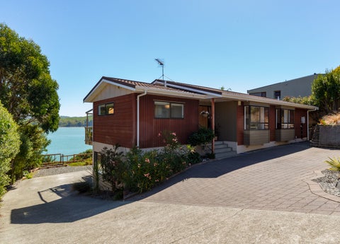 11 The Crowsnest, Whitby, Porirua